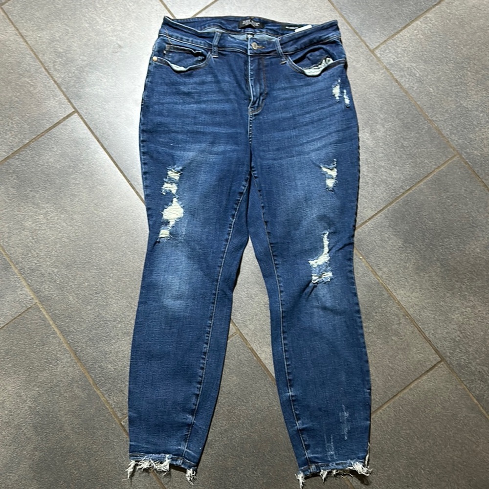 Judy Blue relaxed fit distressed jeans size 14w